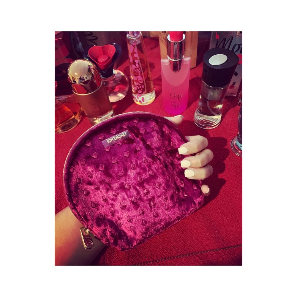 🥀NWOT Red Wine bebe Cosmetic Bag🥀